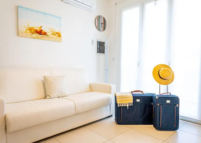 Villa Teresa Elegant & Relaxing Holiday Home With Private Hydro Spa Pool